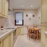 Apartment Center By Grand *