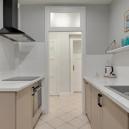 Apartment Center By Grand *