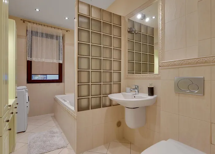 Center By Grand * غدينيا